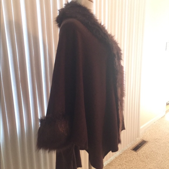 Fur Trim Batwing Sweater Coat/Poncho (B-3) - Picture 6 of 8